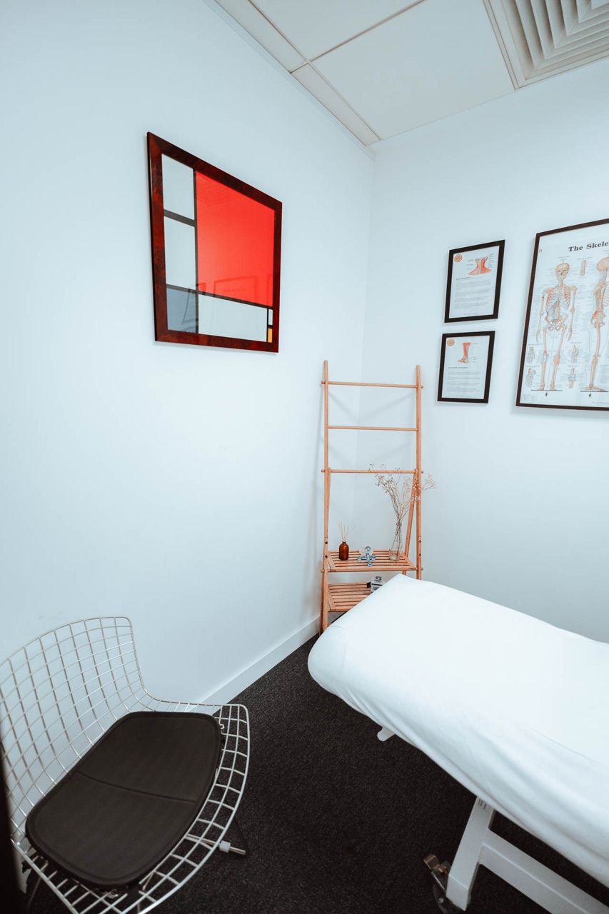 Treatment room photographed inside a private clinic